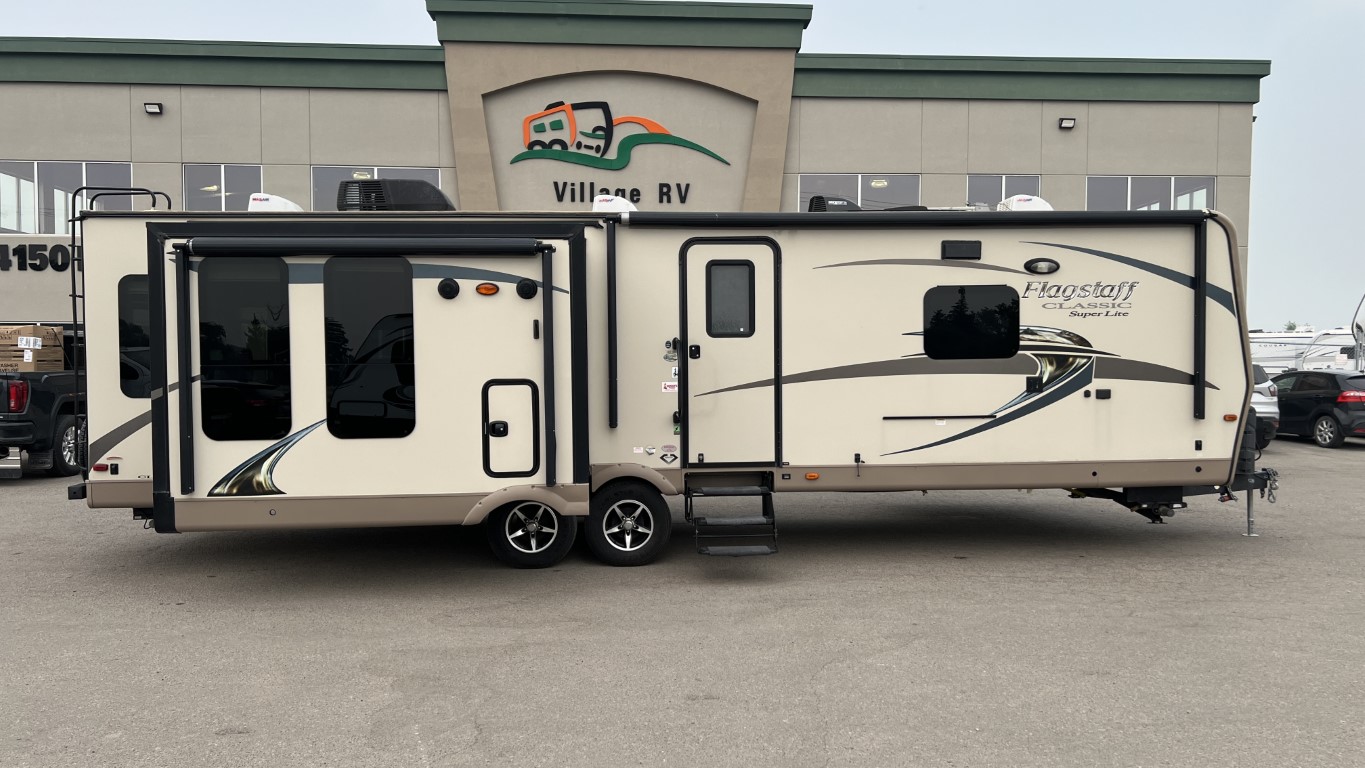 USED 2016 Forest River Flagstaff 8321KBS